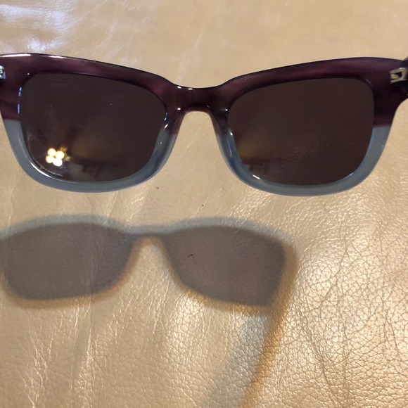 True Religion maroon and gray sunglasses - Picture 7 of 7